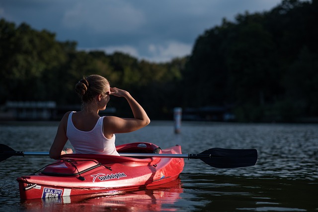 Vandkamp og wakeboard: Sjove aktiviteter til polterabend