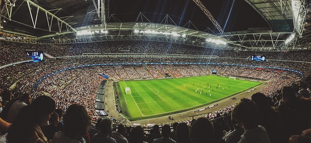Klopp mod postecoglou: Taktiske tryllerier på anfield og tottenham hotspur stadium